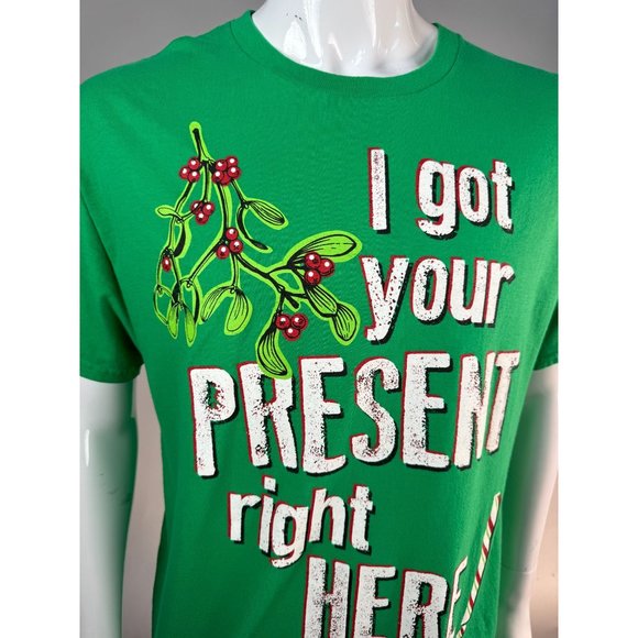 Gildan Mistletoe Present Ugly Christmas Sweater TShirt Sz Large Green Cotton - Picture 2 of 16